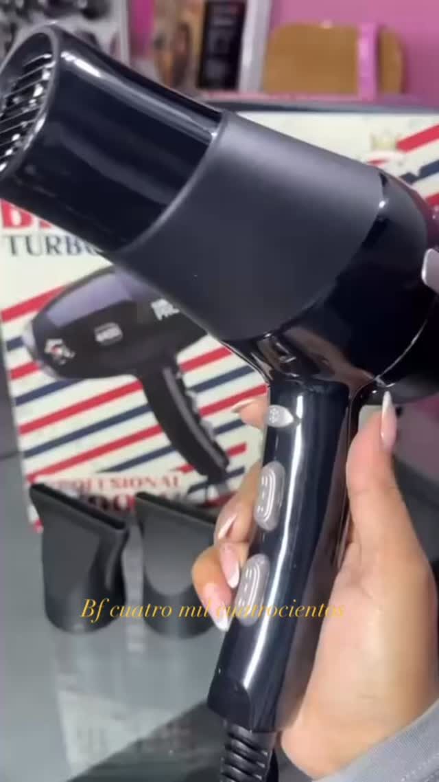 Instagram post from tusecador. This post is in position 1.